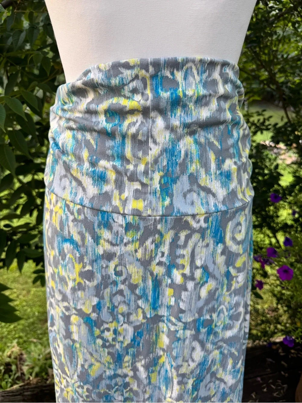 Eddie Bauer Foldover Waist Skirt Gray Blue Yellow Abstract Print Stretch Midi - Picture 4 of 6